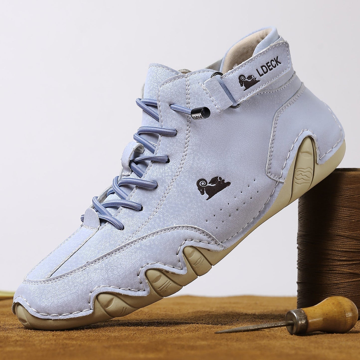 זולי אלדק - נעלי אורטופדיה עמידות למים ונושמות